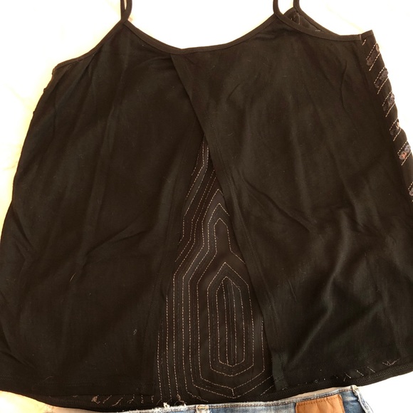 3 for 25 💕 Express Black Sequin tank top - Picture 2 of 4